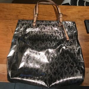 Michael kors women’s hand bag